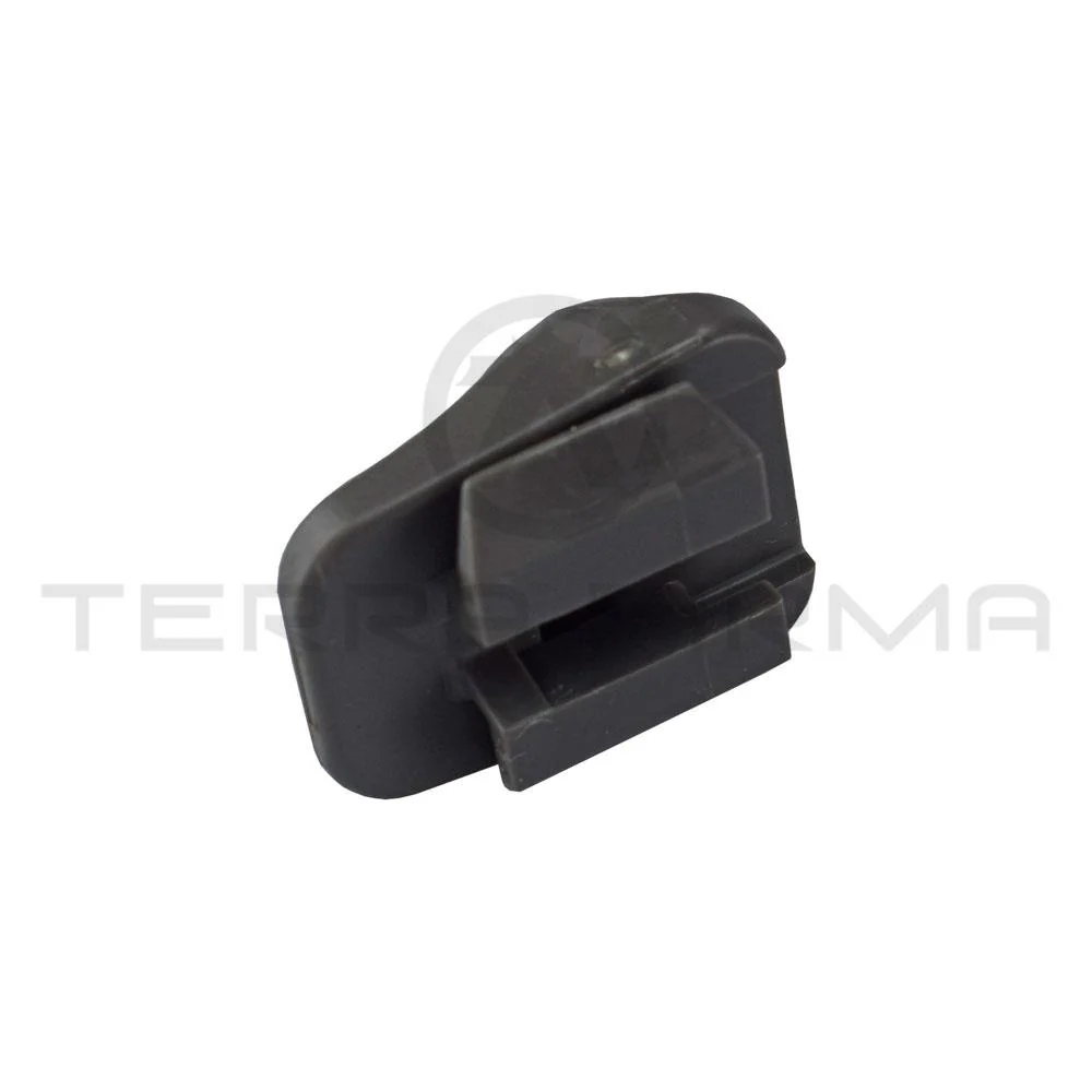 Nissan Laurel C33 Trunk Tim Clip, LH or RH - Image 2